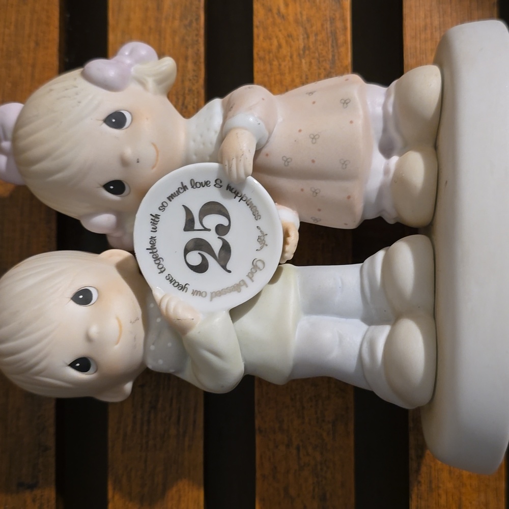 Jonathan & David (Enesco) 25th Anniversary Figurine – 1983 – Giftable